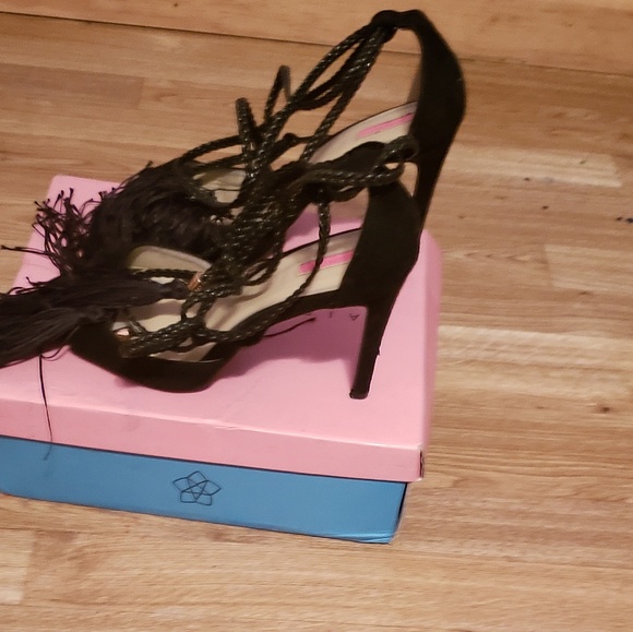 Black suede tassle heels - Picture 2 of 8